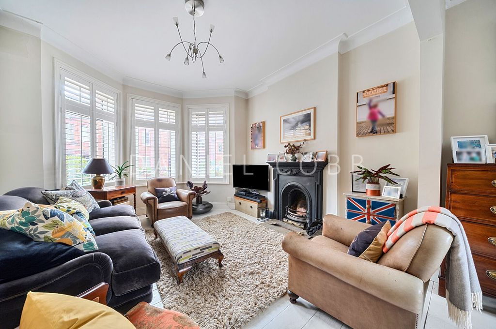 Property photo 2 of 21