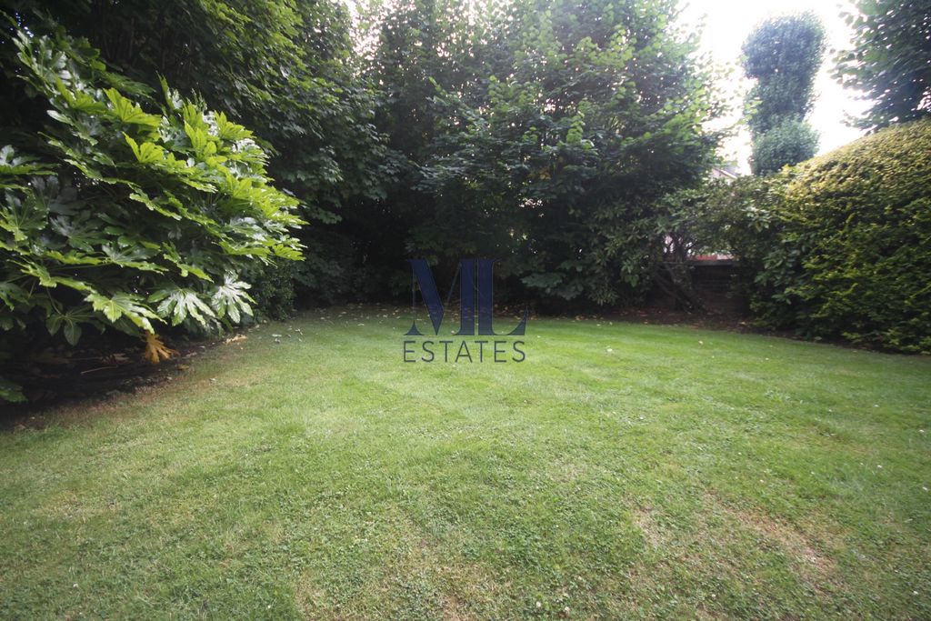 Property photo 3 of 11 Photo 14