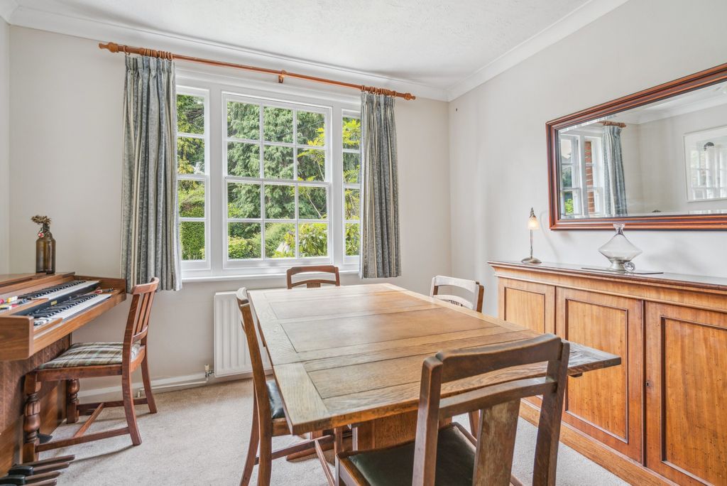 Property photo 3 of 12