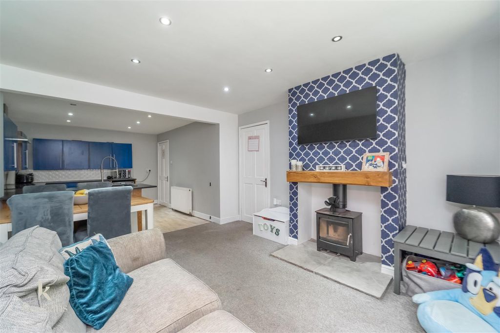 Property photo 1 of 30