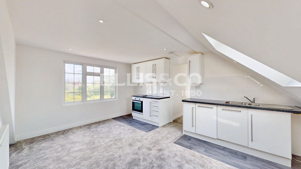 Property photo 1 of 18 Picture No. 23