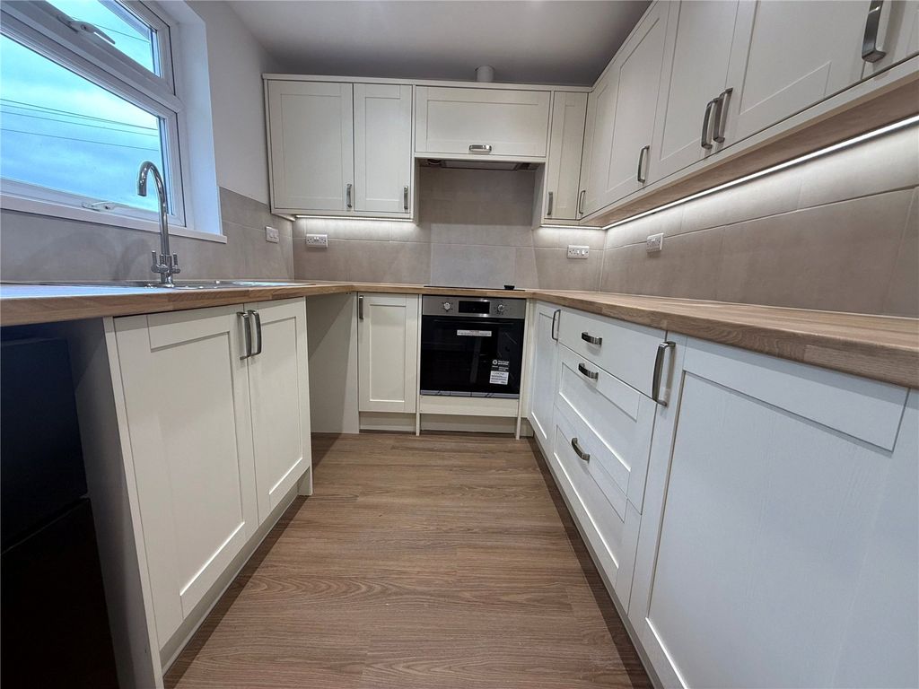 Property photo 2 of 10 Picture No. 15