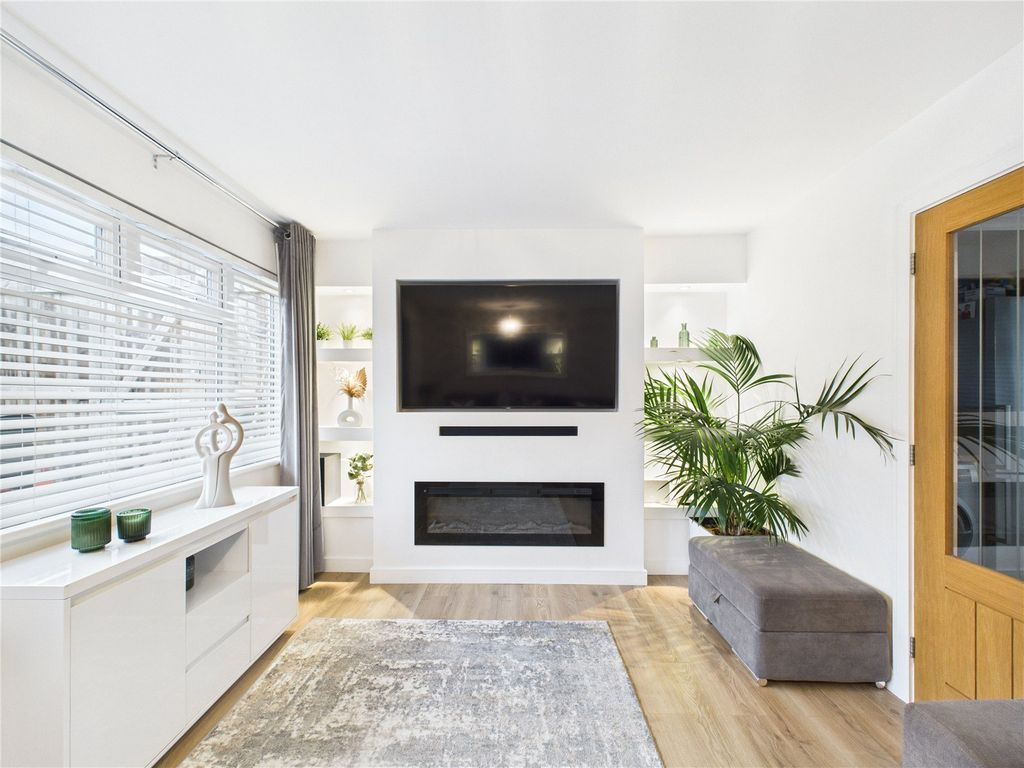 Property photo 3 of 25 Picture No. 12