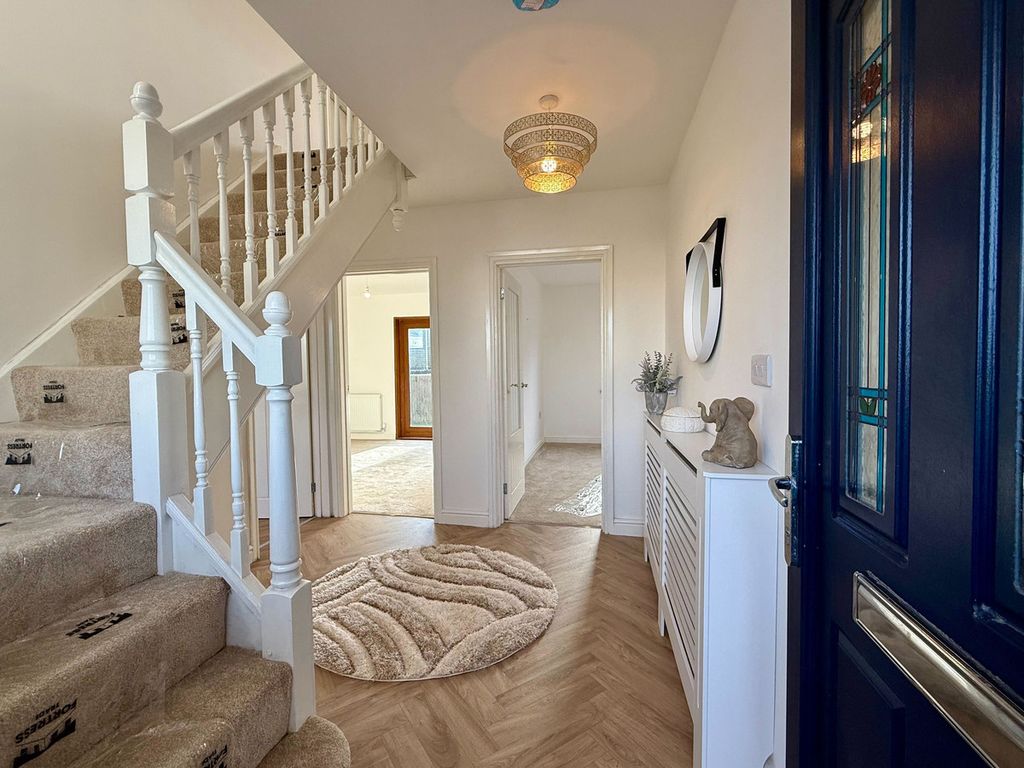 Property photo 2 of 23