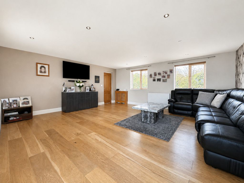 Property photo 2 of 23