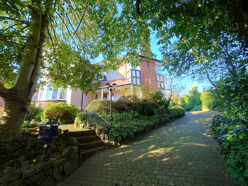 Property photo 1 of 59