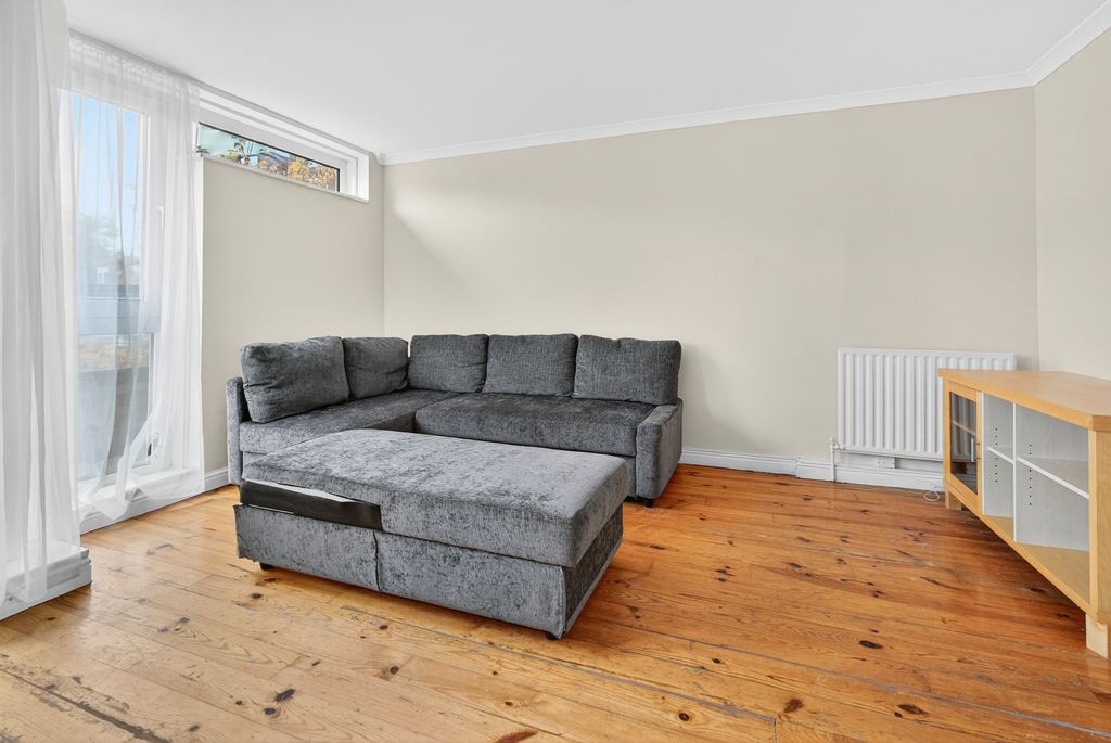 Property photo 3 of 16 Picture No. 12