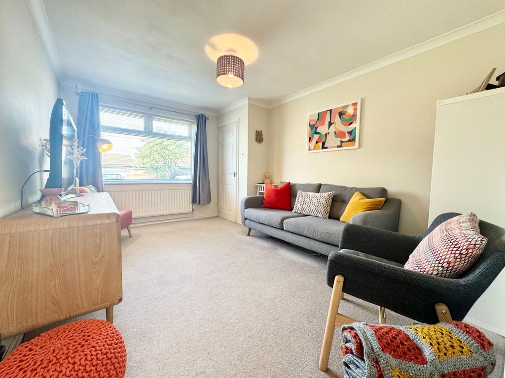 Property photo 3 of 12