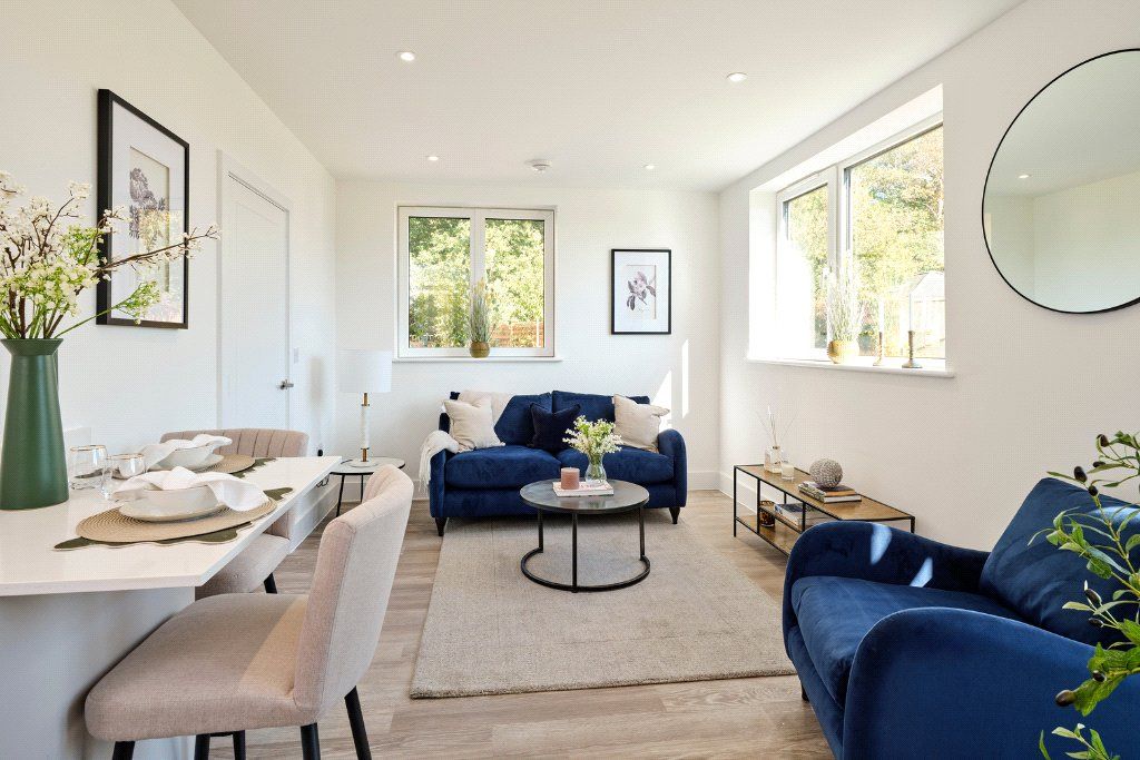 Property photo 1 of 6 Show Home