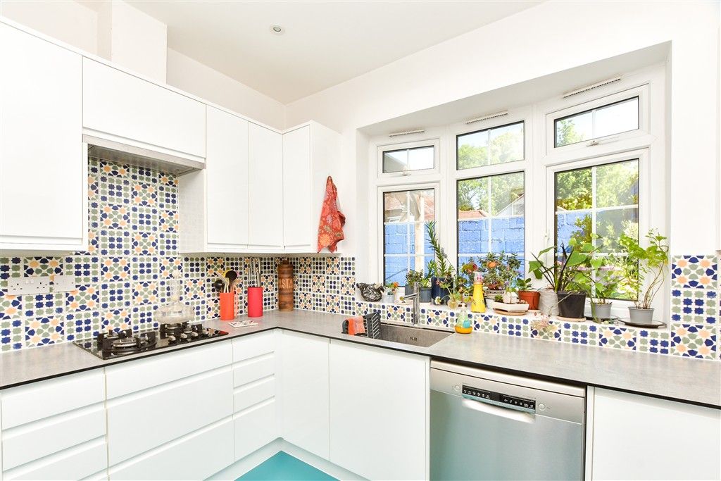 Property photo 3 of 15 Kitchen