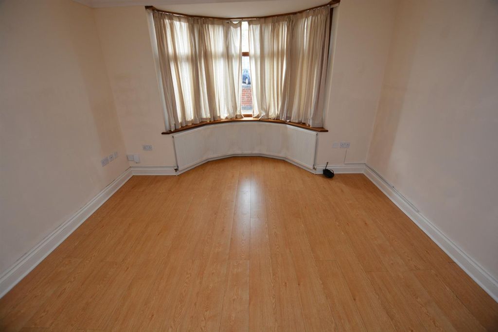 Property photo 3 of 12 Y-Cvax9Jfkmrhpkppwe4Uw.Jpg