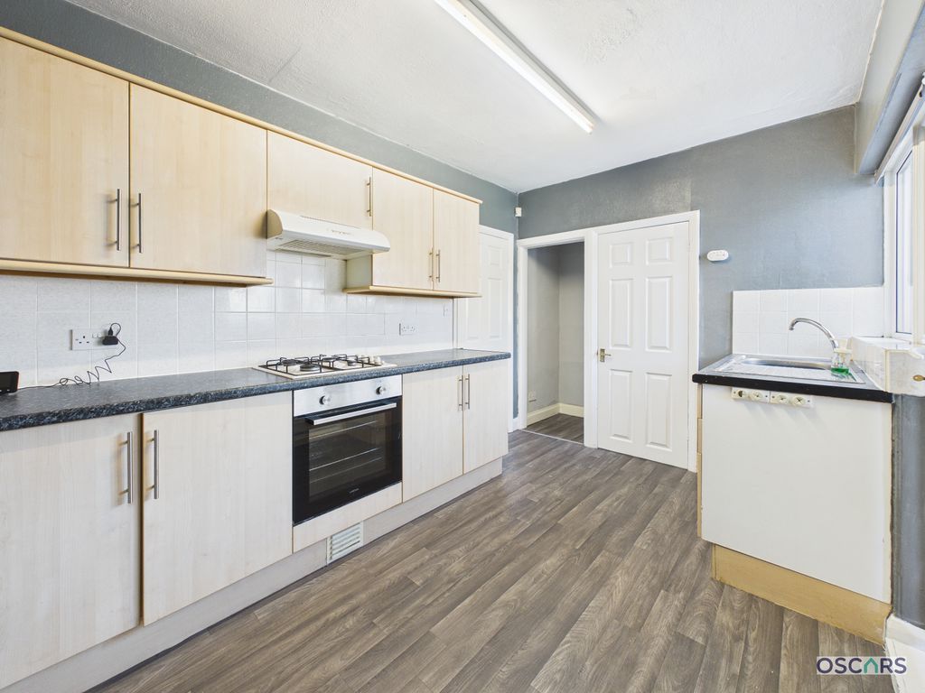 Property photo 3 of 9 Photo 5