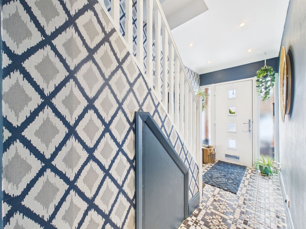 Property photo 3 of 24