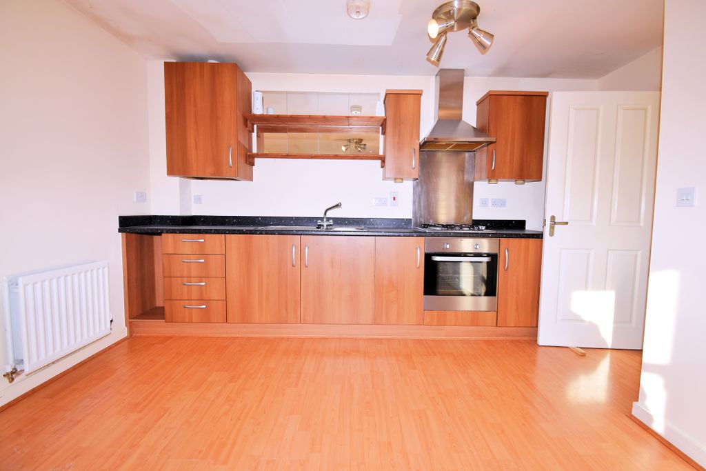 Property photo 3 of 12 Kitchen 2