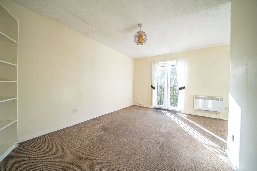 Property photo 3 of 9 Picture No. 06