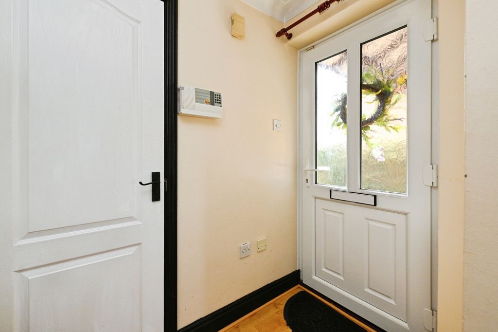 Property photo 2 of 17 Pbox-Img.Jpg