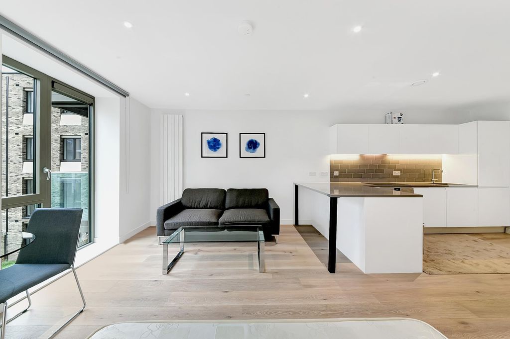 Property photo 1 of 9