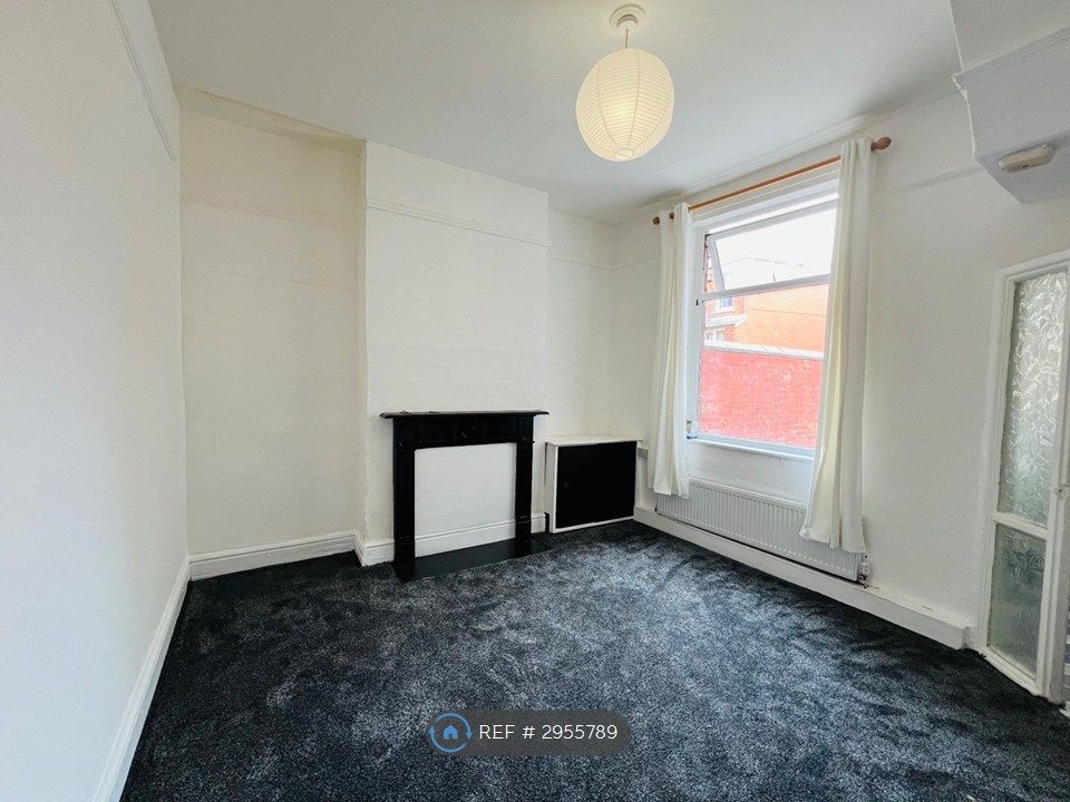 Property photo 3 of 7