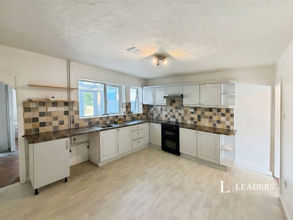 Property photo 3 of 12 Pbox-Img.Png