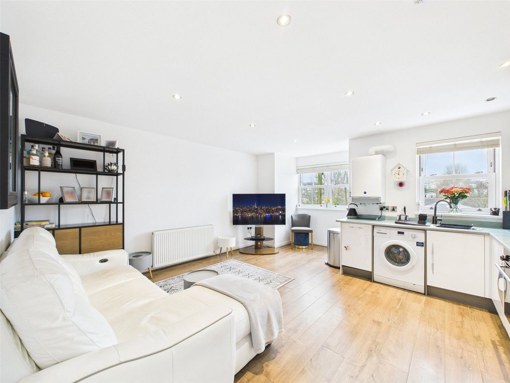 Property photo 2 of 11 Picture No. 01