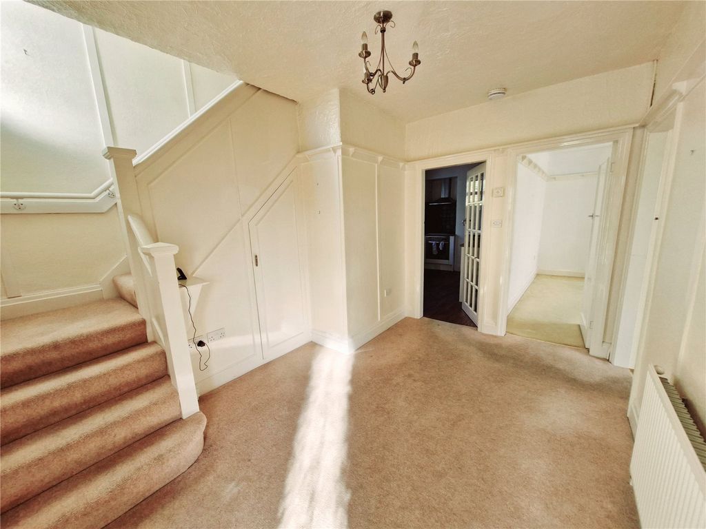 Property photo 2 of 17 Picture No. 12