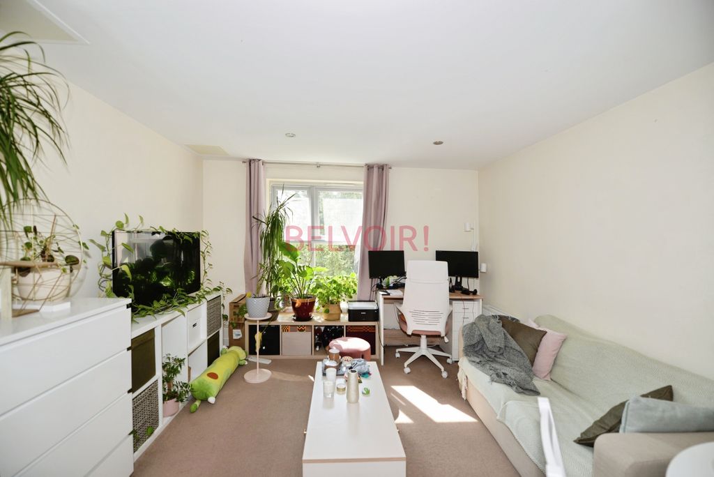 Property photo 2 of 6