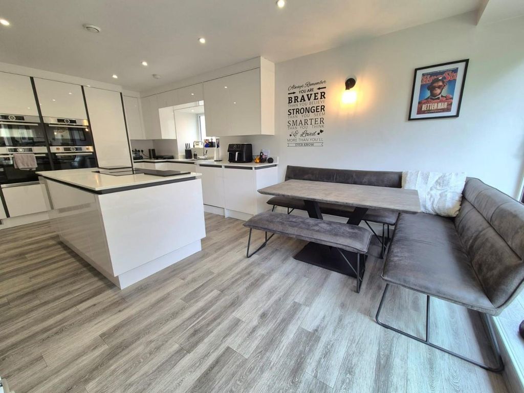 Property photo 2 of 22 10.Jpg