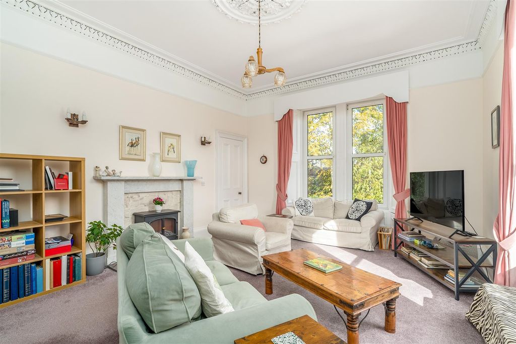 Property photo 3 of 18 8_Ormiston_Terrace_Melrose-04.Jpg