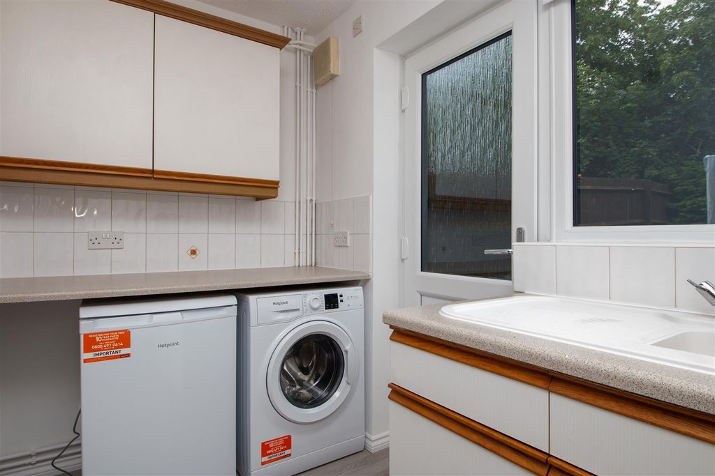 Property photo 2 of 13 8Holt_2.Jpg
