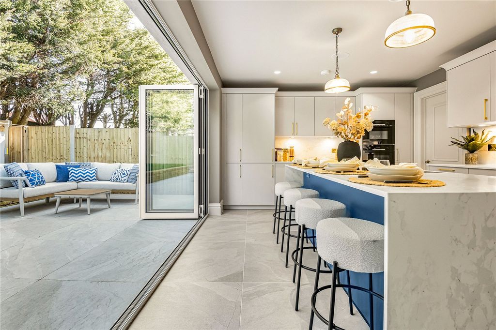 Property photo 3 of 16 Picture No. 20