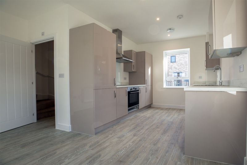 Property photo 3 of 11 Photo 4