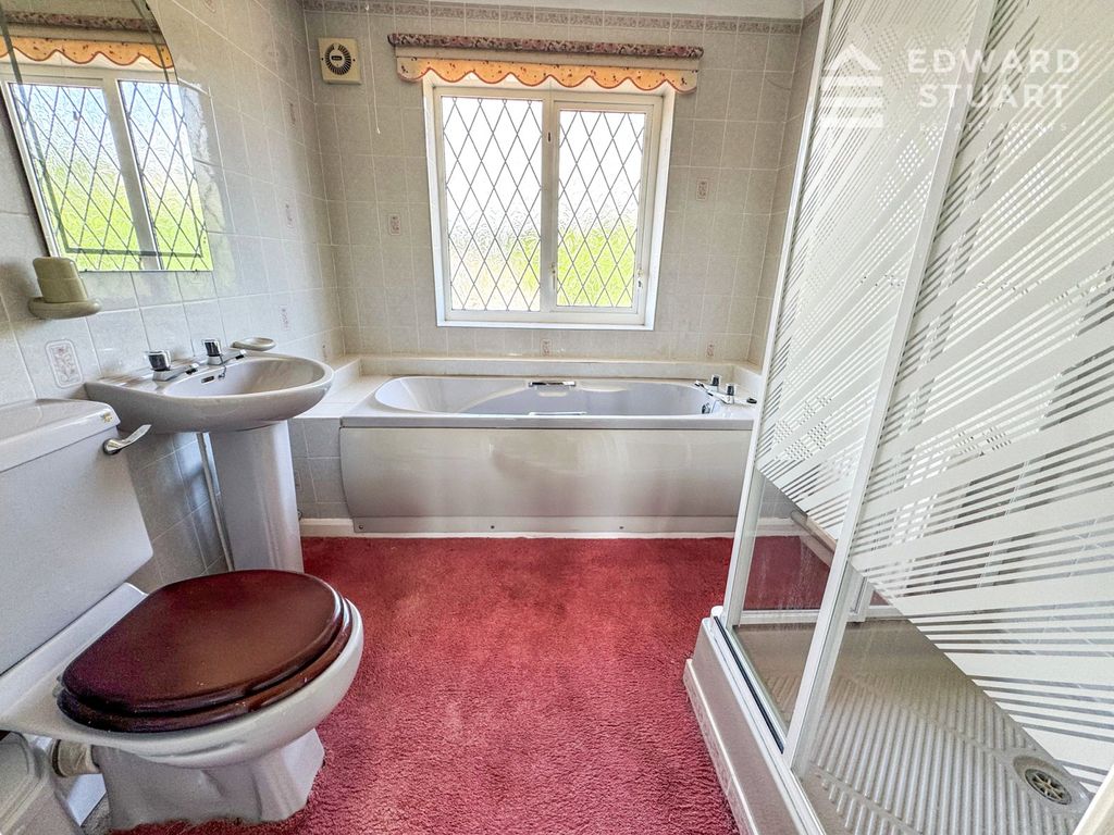 Property photo 3 of 19 Picture No. 02