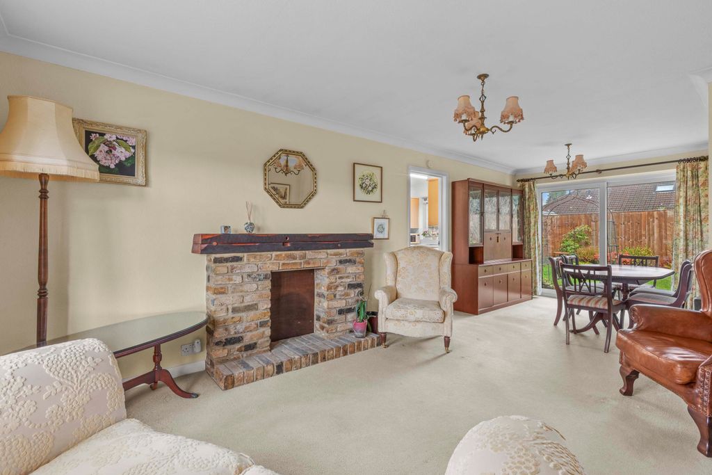 Property photo 2 of 11