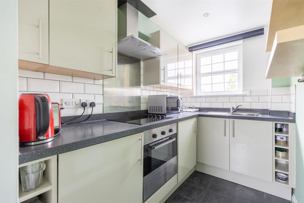 Property photo 2 of 12 11Gibsonclose-5.Jpg