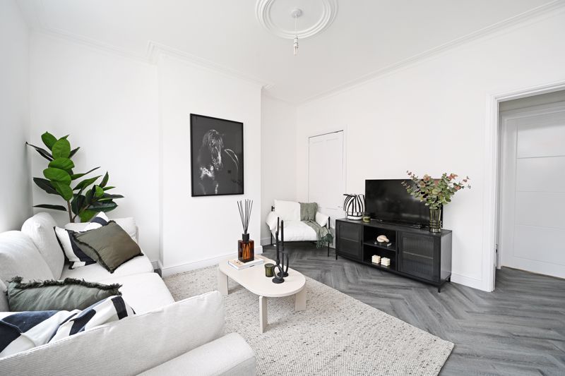 Property photo 1 of 18 Living Room
