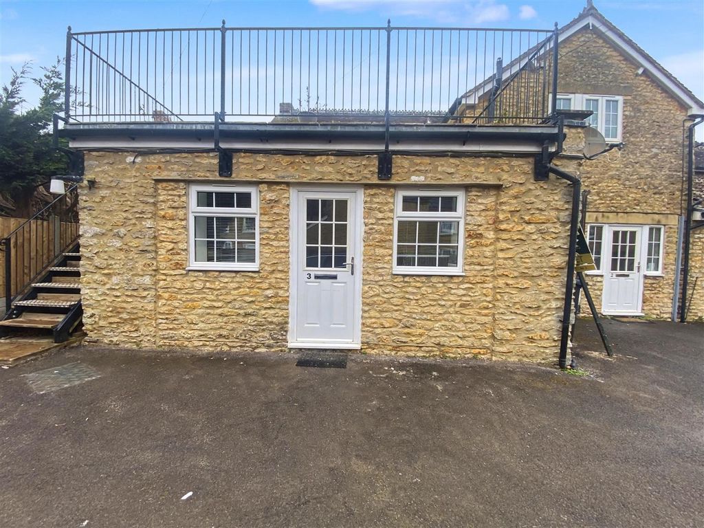 Property photo 1 of 10 Front Exterior