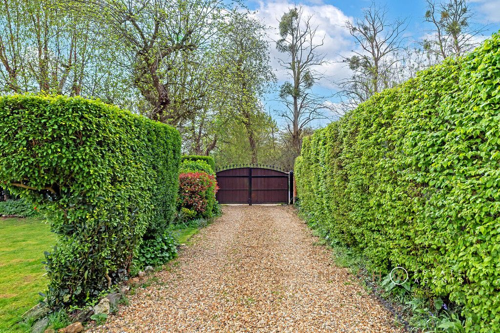 Property photo 3 of 38