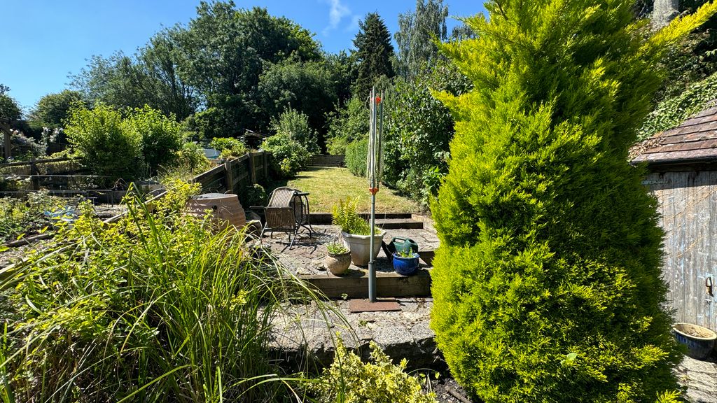 Property photo 2 of 13 Garden