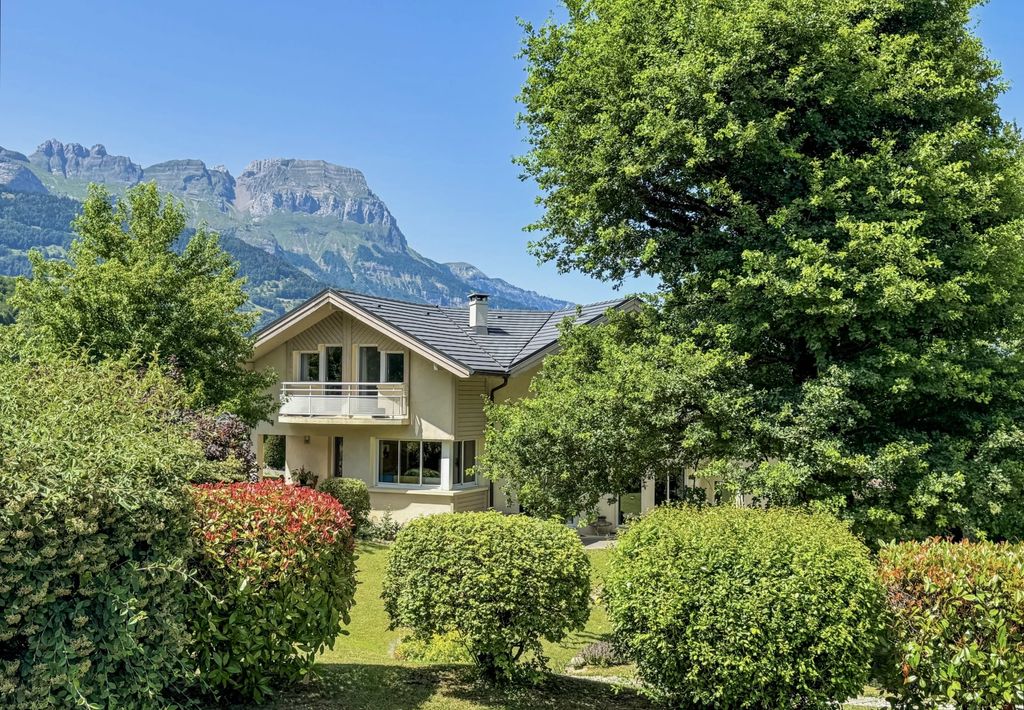 Property photo 1 of 33