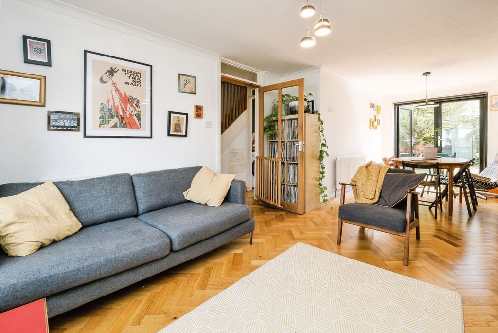 Property photo 1 of 23 Pbox-Img.Jpg