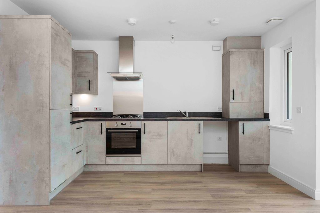 Property photo 3 of 39