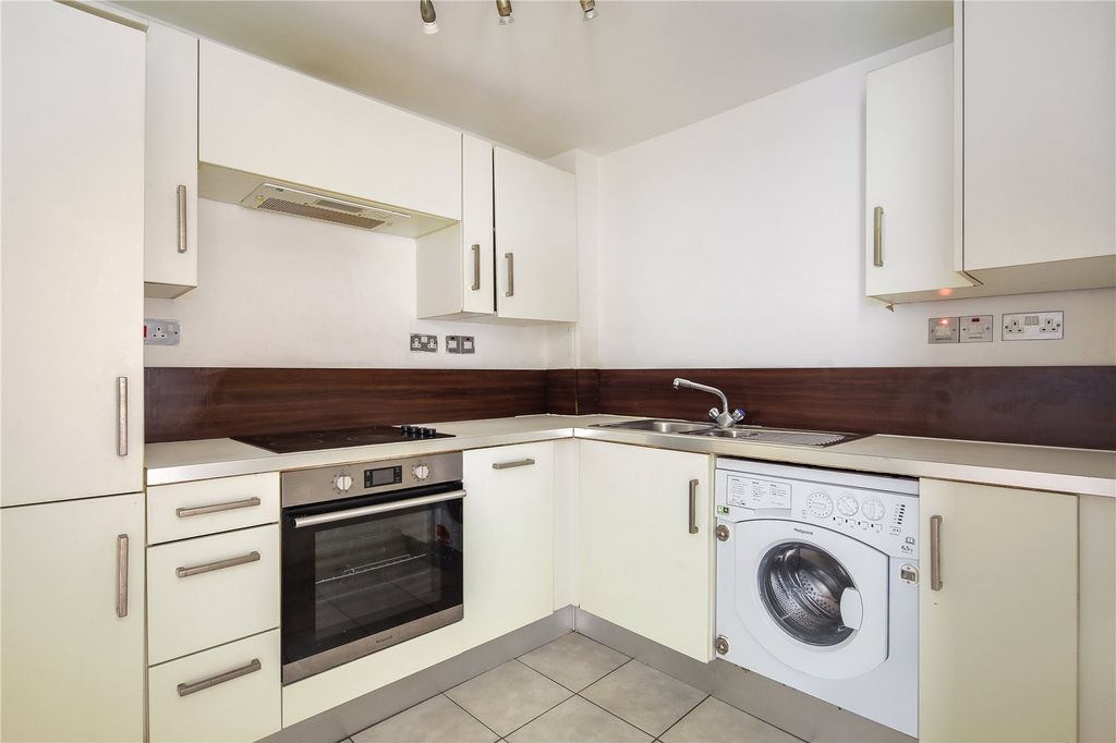 Property photo 2 of 17 Kitchen