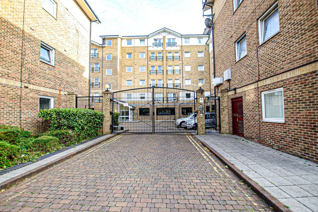 Property photo 2 of 14