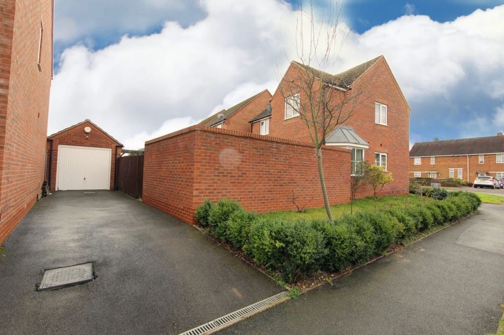 Property photo 2 of 17 B