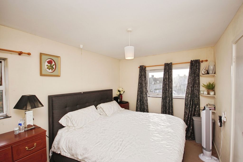 Property photo 3 of 17 Photo