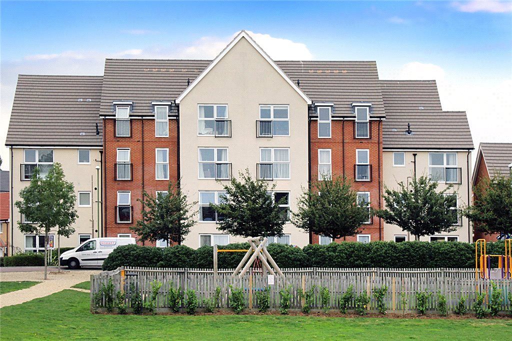 Property photo 1 of 8 Front