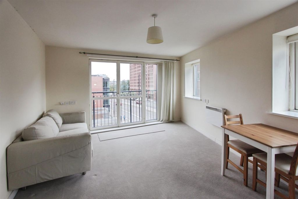 Property photo 1 of 6 65A08B1d-Living 20Room.Jpg