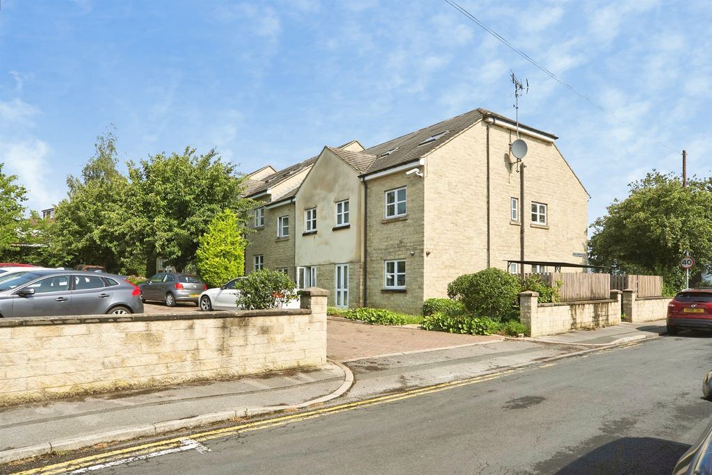 Property photo 2 of 22
