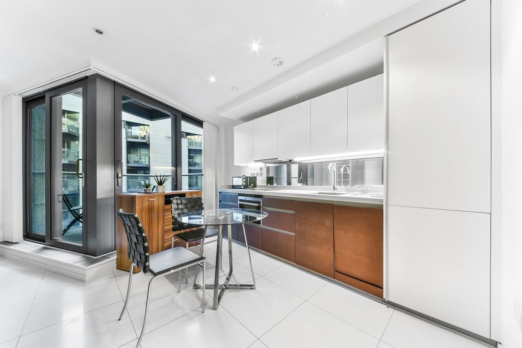 Property photo 2 of 9 Kitchen