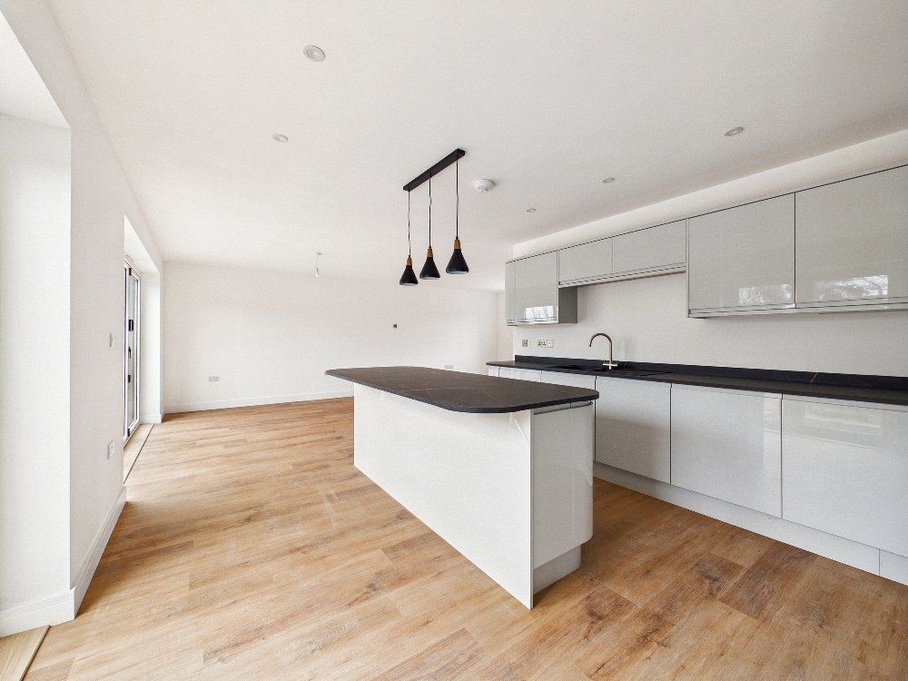 Property photo 2 of 19 Picture No. 25